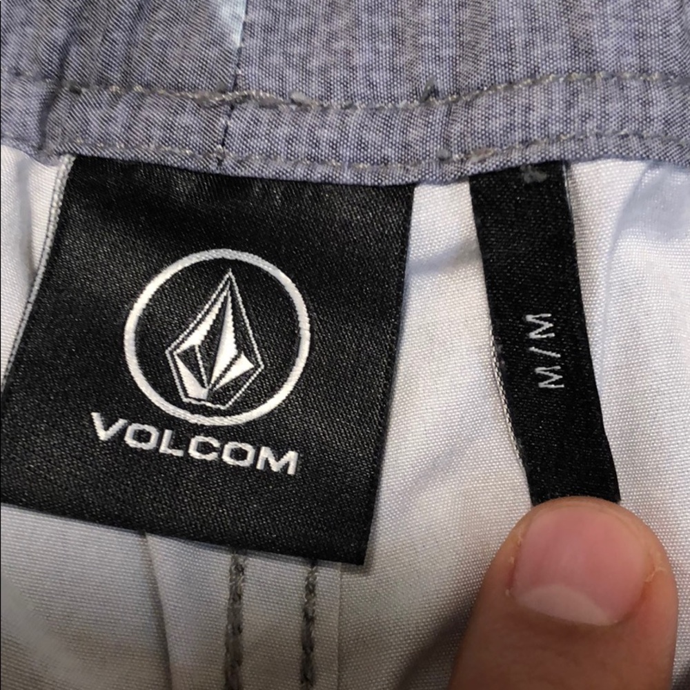 Volcom shorts - Picture 4 of 5